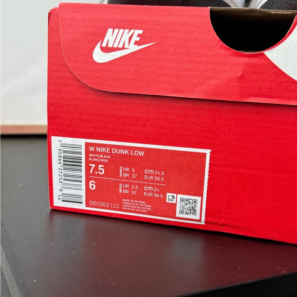 Nike Reverse Panda Dunk Low - RARE FIND - Picture 6 of 6